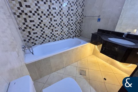 Apartmen di Al Furjan, Dubai, UAE 2 bilik tidur, 196 meter persegi № 668146 - foto 7