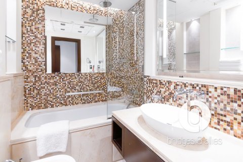 Apartment in Downtown Dubai (Downtown Burj Dubai), UAE 1 bedroom, 69 sq.m. № 697411 - photo 13