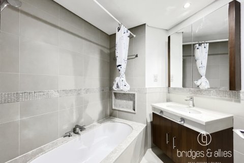 Apartemen di Downtown Dubai (Downtown Burj Dubai), UEA 2 kamar tidur, 129 m2 nomor 697414 - foto 18