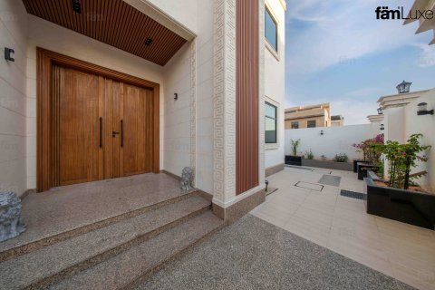 Вилла Дубай, БАӘ-да 6 жатын бөлмелер, 915 м² № 702572 - фото 22