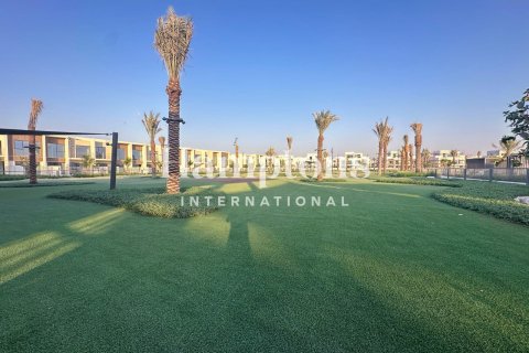 Townhouse in The Valley, Dubai, UAE 3 bedrooms, 173.99988676 sq.m. № 655614 - photo 12