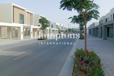 Townhouse in The Valley, Dubai, UAE 3 bedrooms, 173.99988676 sq.m. № 655614 - photo 2