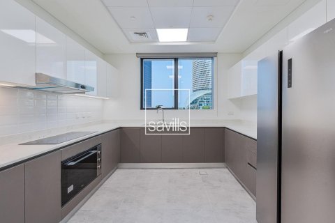 Apartment in Al Khalidiya, Abu Dhabi, UAE 3 bedrooms, 195.47 sq.m. № 748144 - photo 12