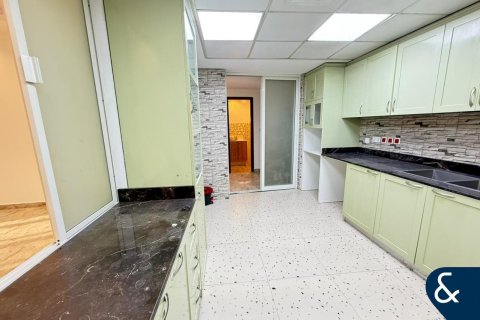 Huoneisto Motor City, Dubai, Arabiemiraatit 2 makuuhuonetta, 151 m2 № 666285 - kuva 3