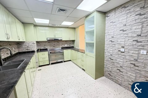 Huoneisto Motor City, Dubai, Arabiemiraatit 2 makuuhuonetta, 151 m2 № 666285 - kuva 2