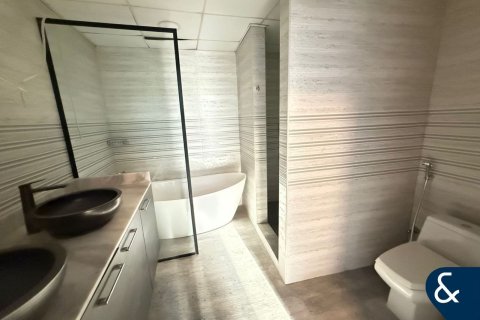 Huoneisto Motor City, Dubai, Arabiemiraatit 2 makuuhuonetta, 151 m2 № 666285 - kuva 15