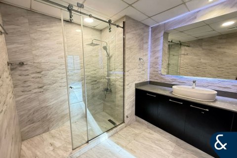 Huoneisto Motor City, Dubai, Arabiemiraatit 2 makuuhuonetta, 151 m2 № 666285 - kuva 16