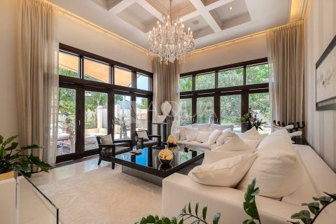 Huvila Al Barari, Dubai, Arabiemiraatit 6 makuuhuonetta, 1181.1 m2 № 714562 - kuva 2