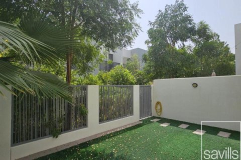 Üürile anda villa asukohaga Tilal Al Ghaf, Dubai, AÜE: 3 magamistoaga, 140.47 m² Nr 747445 - pilt 1