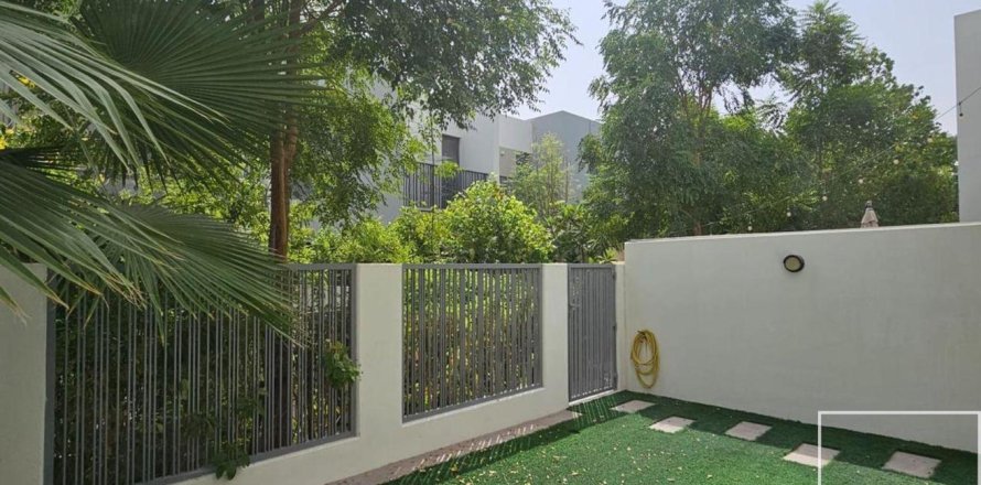 Villa asukohaga Tilal Al Ghaf, Dubai, AÜE: 3 magamistoaga, 140.47 m² Nr 747445