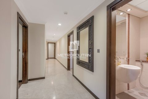 Apartment in Jumeirah Beach Residence, Dubai, UAE 3 bedrooms, 202 sq.m. № 663158 - photo 8