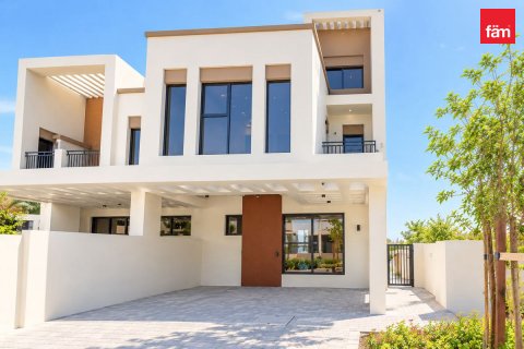 וילה ב Dubai, איחוד האמירויות 5 חדרי שינה, 183.6 מ