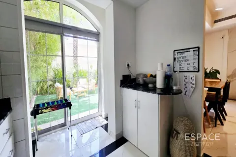 Villa in The Springs, Dubai, UAE 3 bedrooms, 228 sq.m. № 738120 - photo 11