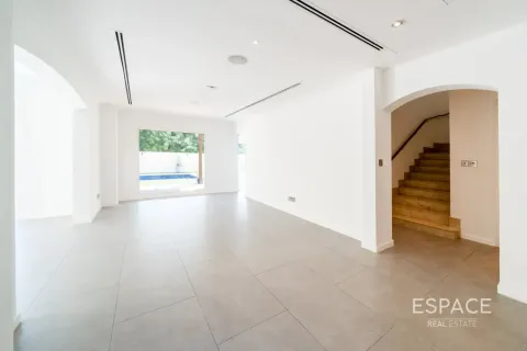 Villa in Meadows, Dubai, UAE 5 bedrooms, 391 sq.m. № 738119 - photo 4