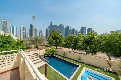 Villa in Meadows, Dubai, UAE 5 bedrooms, 391 sq.m. № 738119 - photo 16