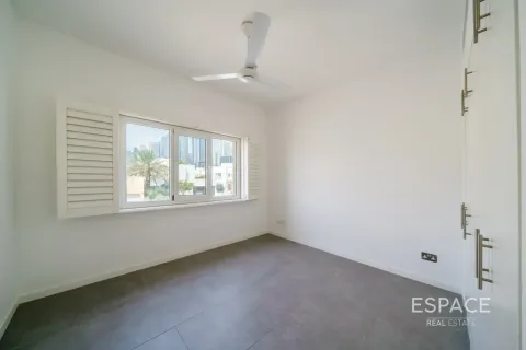 Villa in Meadows, Dubai, UAE 5 bedrooms, 391 sq.m. № 738119 - photo 17