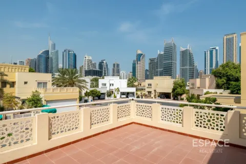 Villa in Meadows, Dubai, UAE 5 bedrooms, 391 sq.m. № 738119 - photo 13