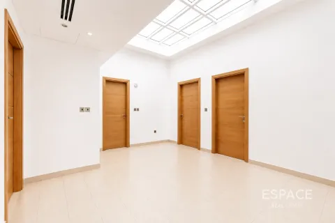 Villa in Jumeirah Park, Dubai, UAE 4 bedrooms, 455 sq.m. № 738124 - photo 6
