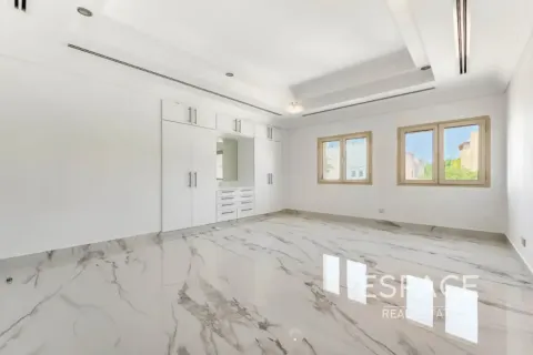 Villa à louer à The Lakes, Dubai, EAU 6 chambres, 569 m2 № 738121 - photo 8