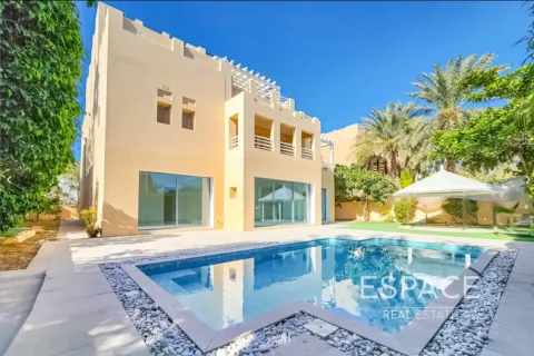 Villa à louer à The Lakes, Dubai, EAU 6 chambres, 569 m2 № 738121 - photo 2