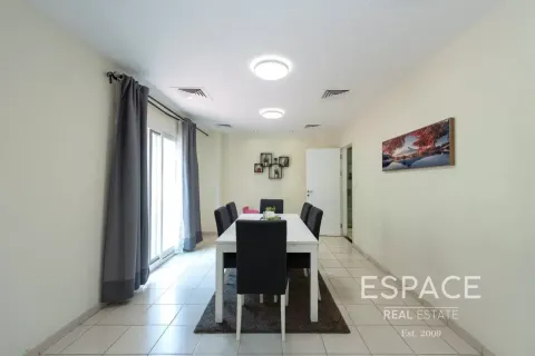 Villa in Meadows, Dubai, UAE 4 bedrooms, 339 sq.m. № 738123 - photo 6
