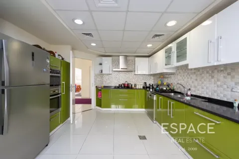Villa in Meadows, Dubai, UAE 4 bedrooms, 339 sq.m. № 738123 - photo 9