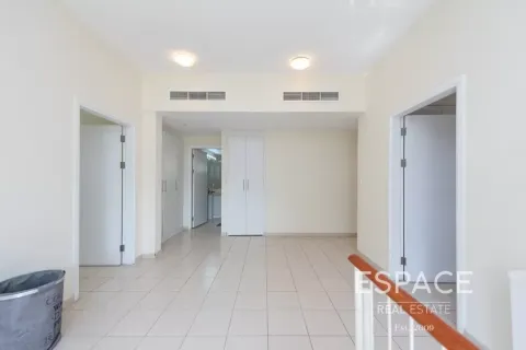 Villa in Meadows, Dubai, UAE 4 bedrooms, 339 sq.m. № 738123 - photo 10