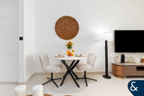 Apartament në TRILLIONAIRE RESIDENCES në Business Bay, Dubai, Emiratet e Bashkuara Arabe 1 dhomë, 50 m2. № 685372 - Foto 4