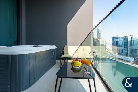 Apartament në TRILLIONAIRE RESIDENCES në Business Bay, Dubai, Emiratet e Bashkuara Arabe 1 dhomë, 50 m2. № 685372 - Foto 13