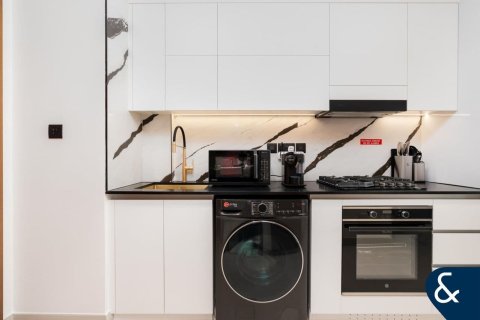 Apartament në TRILLIONAIRE RESIDENCES në Business Bay, Dubai, Emiratet e Bashkuara Arabe 1 dhomë, 50 m2. № 685372 - Foto 8