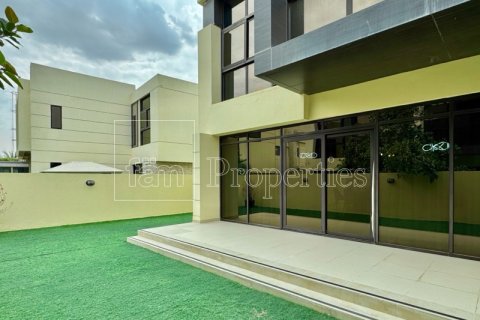 Таунхаус Дубай, БАӘ-да 3 жатын бөлмелер, 326.7 м² № 686033