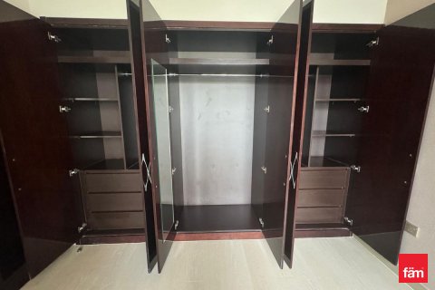 Dubai, UAE의 판매용 타운하우스 침실 3개, 134.9제곱미터 번호 686032 - 사진 13