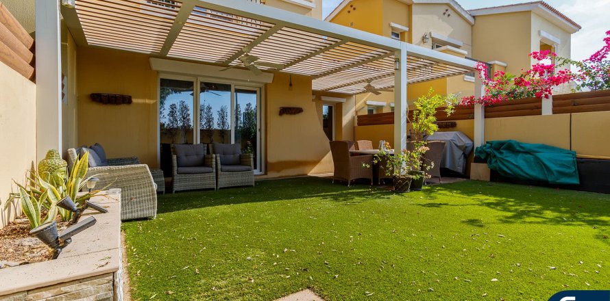 Villa in Arabian Ranches, Dubai, VAE: 2 Schlafzimmer, 175 m2 Nr. 685072