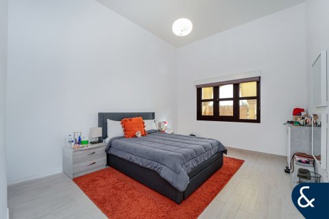 Apartman u gradu Jumeirah Golf Estates, Dubai, UAE 2 spavaće sobe, 165 m2 Br. 685068 - Slika 8