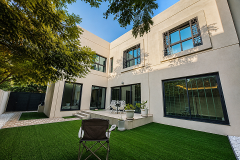 Vila u gradu Sharjah, UAE 5 spavaće sobe, 354.7 m2 Br. 748741