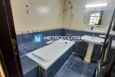 Villa te koop in Khalifa City, Abu Dhabi, VAE 6 slaapkamers, 2090.3 vr.m., nr 670788 - foto 15
