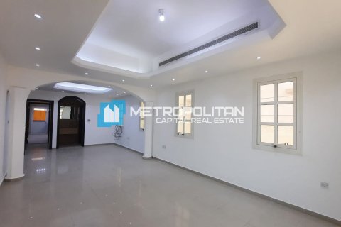 Villa te koop in Khalifa City, Abu Dhabi, VAE 6 slaapkamers, 2090.3 vr.m., nr 670788 - foto 5