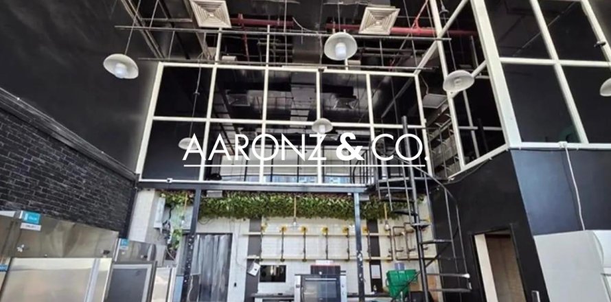 Trgovina u gradu Business Bay, Dubai, UAE 95.6 m2 Br. 670785