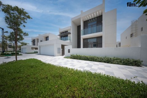 Willa w Dubai, ZEA 5 sypialnie, 770 mkw. nr 630351