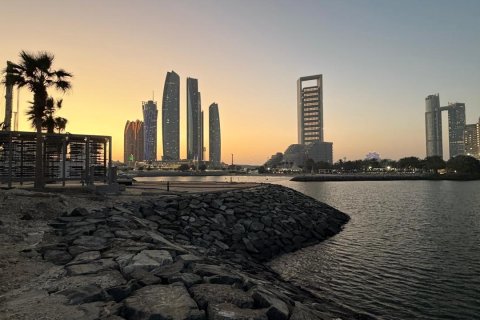 Lupain sa Al Bateen, Abu Dhabi, UAE 2099 sq.m. № 717426 - larawan 1