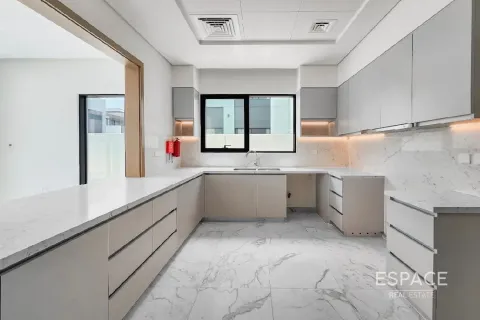 Vila di Al Furjan, Dubai, UAE 4 bilik tidur, 323 meter persegi № 661064 - foto 4