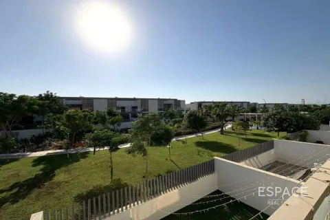 Vilă de vânzare în Dubai, EAU 4 dormitoare, 251 mp.  №661066 - poză 1