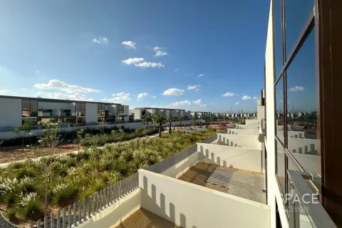 Vilă de vânzare în Dubai, EAU 4 dormitoare, 251 mp.  №661066 - poză 2