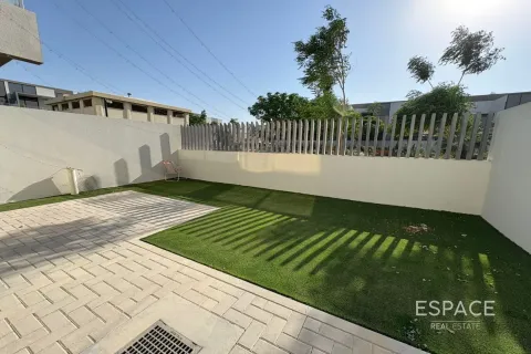 Vilă de vânzare în Dubai, EAU 4 dormitoare, 251 mp.  №661066 - poză 4