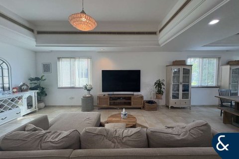 Таунхаус Dubai Sports City, Дубай, БАӘ-да 4 жатын бөлмелер, 214 м² № 685150 - фото 3