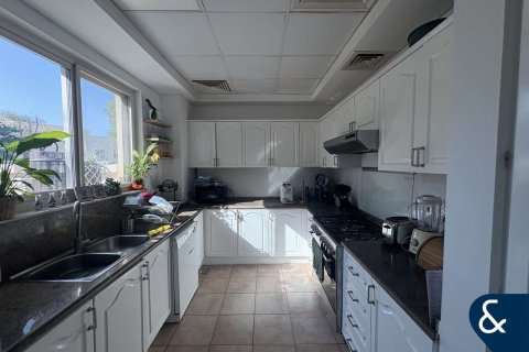 Таунхаус Dubai Sports City, Дубай, БАӘ-да 4 жатын бөлмелер, 214 м² № 685150 - фото 4