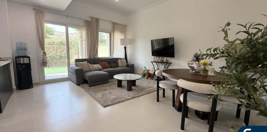 Вилла в Dubai Land, Дубай, ОАЭ 2 спальни, 173м2 № 685147