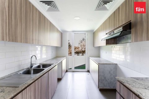 Rijtjeshuis te huur in Dubai, VAE 4 slaapkamers, 392.8 vr.m., nr 633823 - foto 5