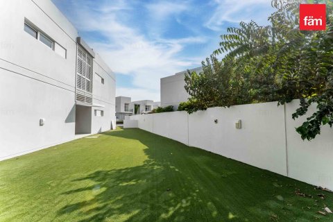 Rijtjeshuis te huur in Dubai, VAE 4 slaapkamers, 392.8 vr.m., nr 633823 - foto 25