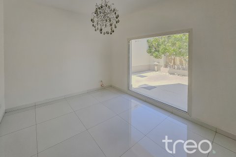 וילה להשכרה ב Meadows, Dubai, איחוד האמירויות 4 חדרי שינה, 50.17 מ"ר, מספר 739305 - תמונה 12